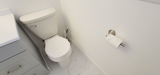 Building Photo - 13240 22nd Ave S