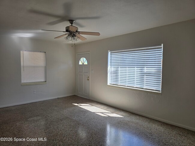 Building Photo - 514 Hickory St