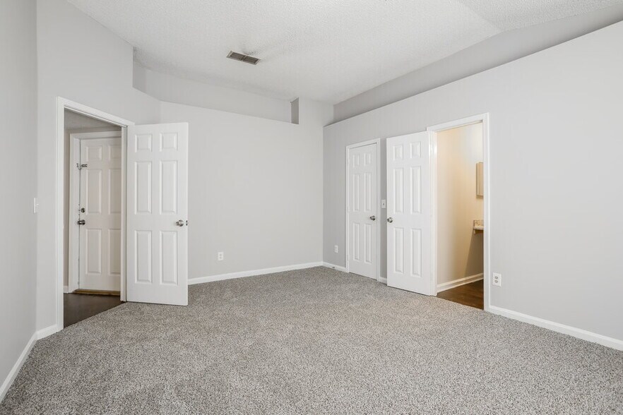Building Photo - 6621 Delta Post Dr W