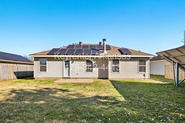 Building Photo - Eco-Friendly Solar Home in Bentonville!
