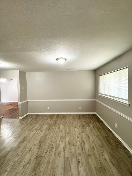 Building Photo - 2358 Inadale Ave