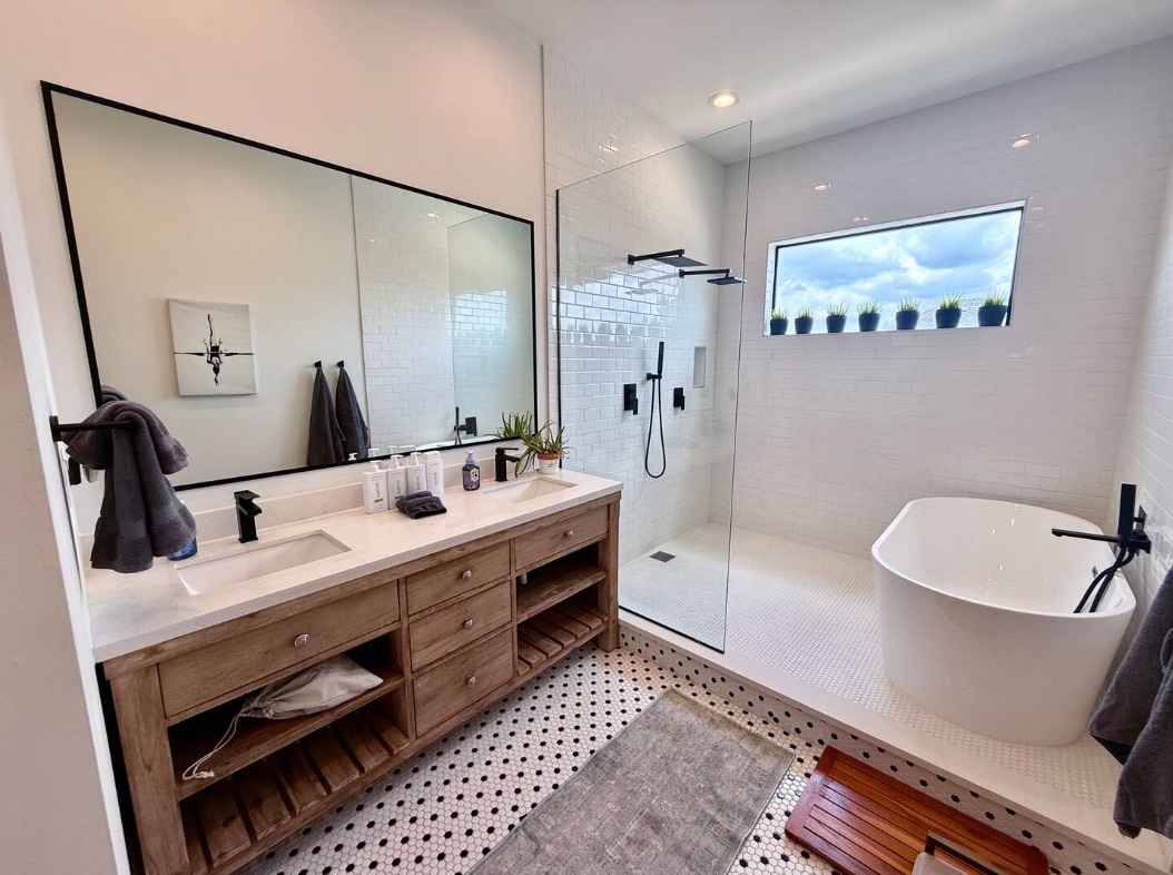 Building Photo - 513 Memorial Heights Dr