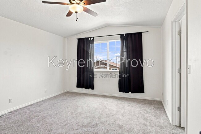 Building Photo - 1285 Alpine Way