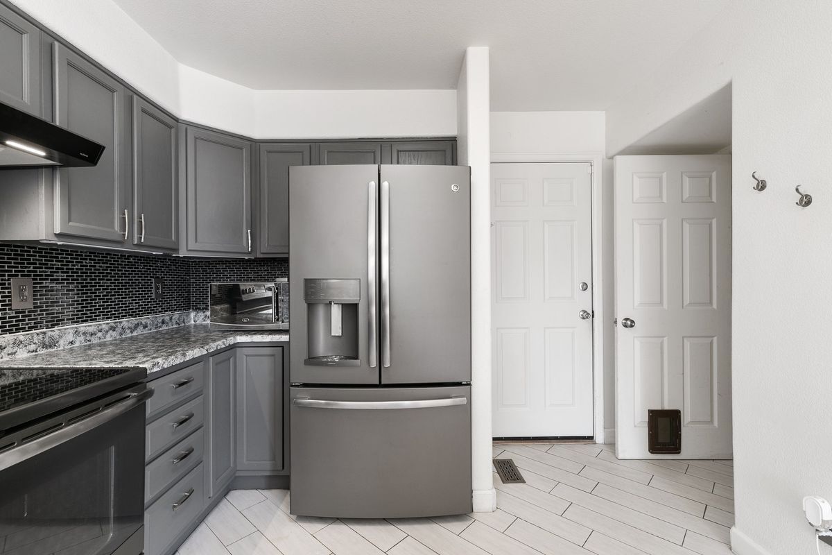 Building Photo - 8330 Dassel Dr