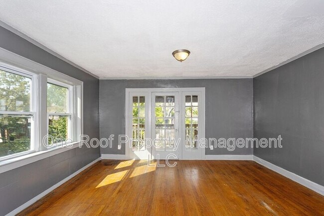 Building Photo - 3223 E 8th St