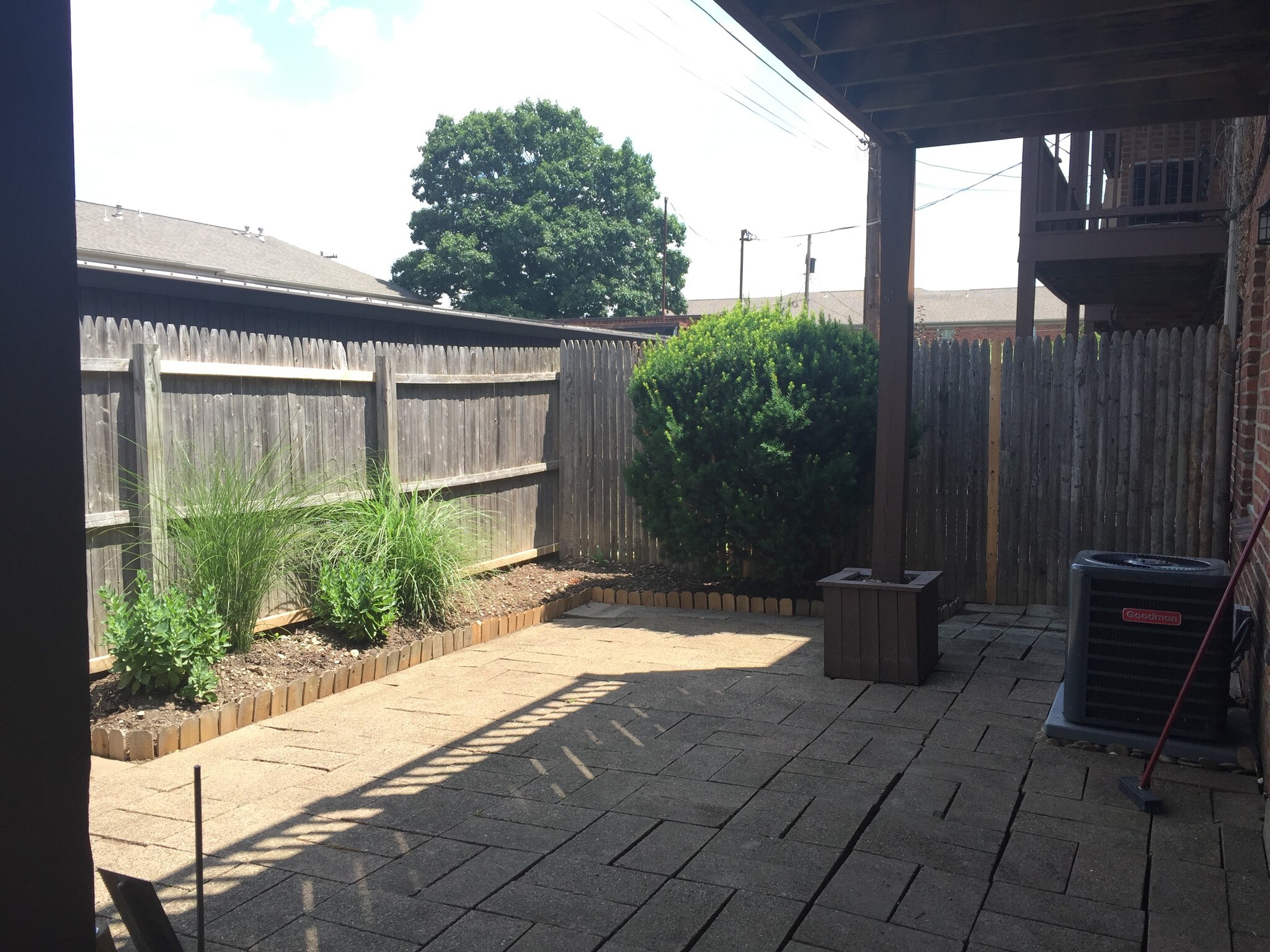 Patio - 694 Robinwood Dr