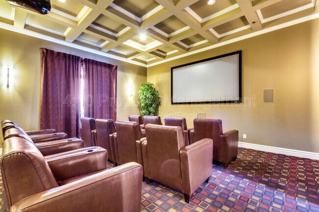 Building Photo - 1367 S Country Club Dr