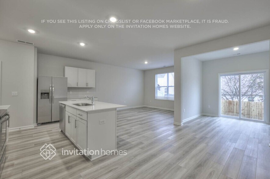 Building Photo - 1003 Legacy Ct