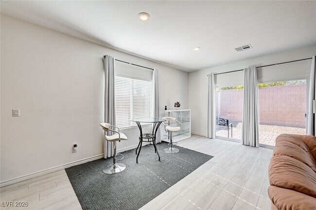 Building Photo - 3791 McLeod Dr