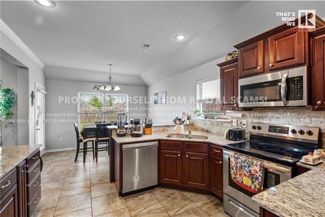 Building Photo - 1111 Tulip St