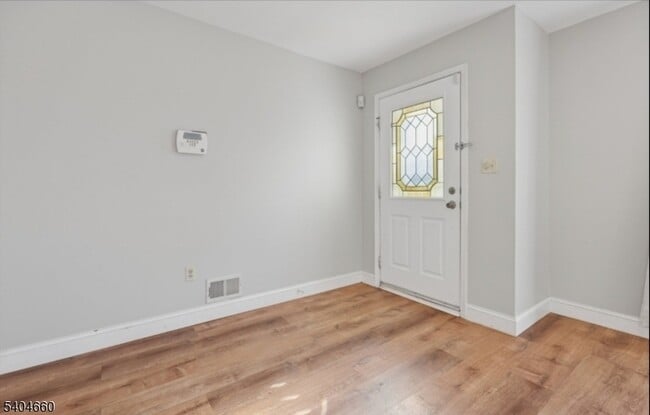 Building Photo - 360 Cotswold Pl