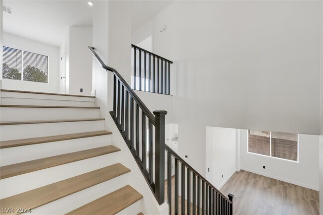Building Photo - 311 St Augustine Ln