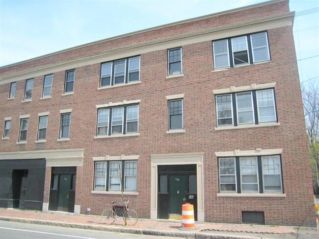 Building Photo - 168 Norfolk St