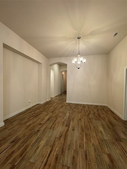 Building Photo - 504 Evergreen Rd