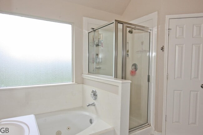 Building Photo - 511 Plantain Ln