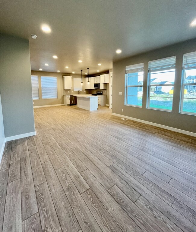 Building Photo - 5072 Elmfield Wy