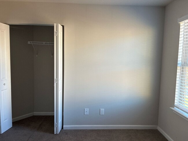 Building Photo - Lovely 3 bedroom 2 bath in Brookdale at Locust Grove Station-Ask about move in specials!