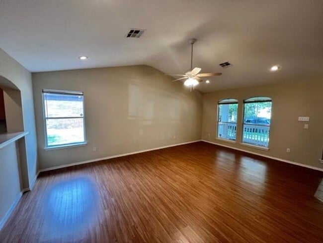 Building Photo - Cedar Park Towncenter / One Story / 4 bedrooms / Leander ISD