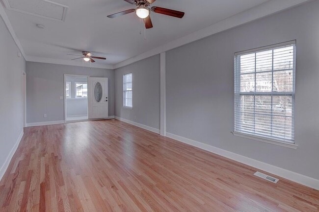 Building Photo - 1002 Boylston St