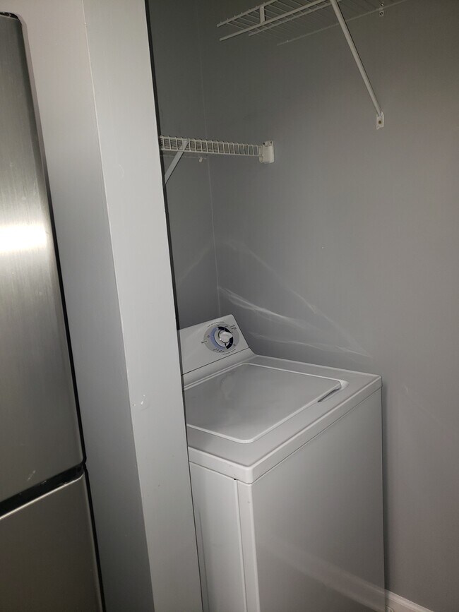 Washer / Dryer - 11710 Olde English Dr