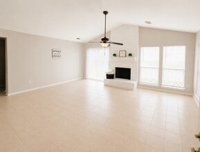 Building Photo - 3643 Palm Grove Dr