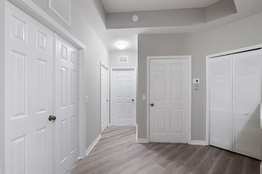 Building Photo - 16073 Via Solera Cir