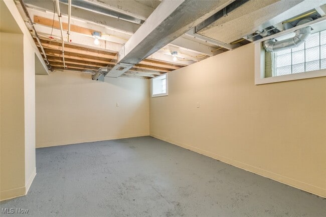 Building Photo - 3318 Tullamore Rd