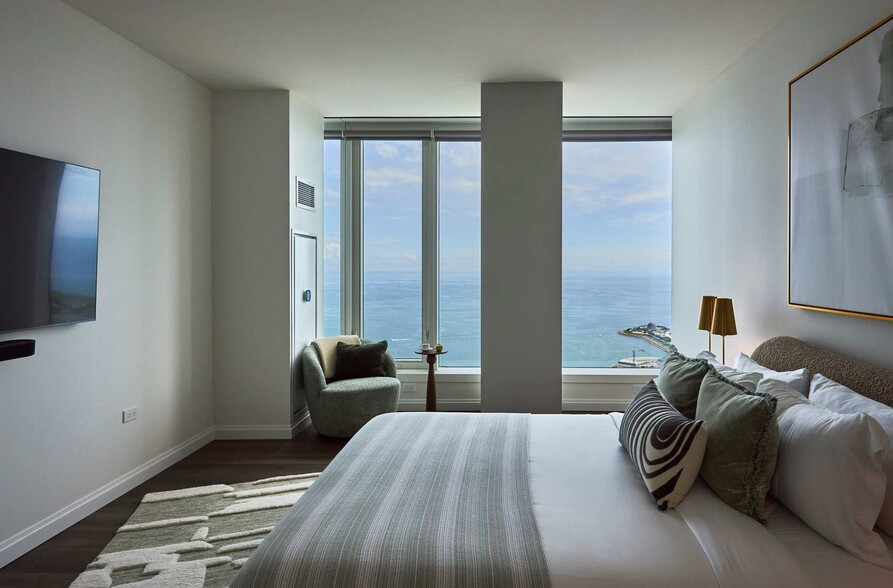 Building Photo - 1000 S Michigan Ave