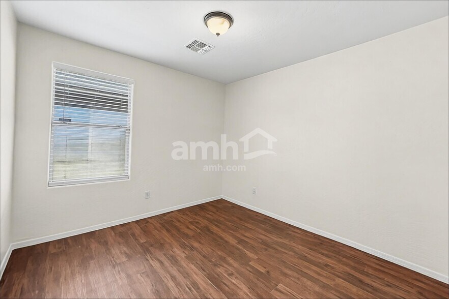 Building Photo - 236 W Angus Rd