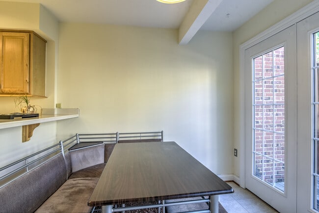 Breakfast Area - 6506 Serenade Plz