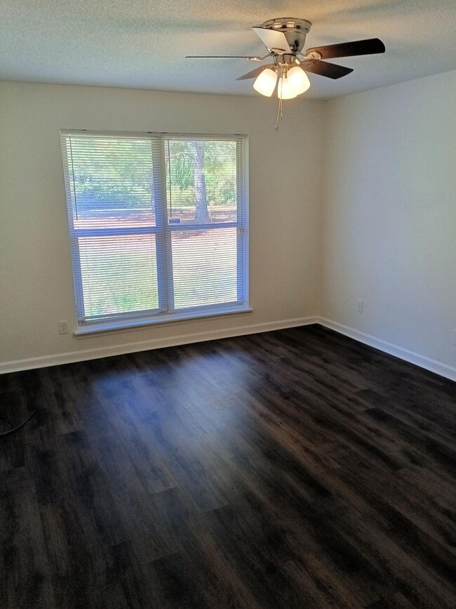 Building Photo - 4430 Goshen Lake Dr S