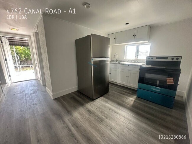 Building Photo - 4762 Canal Rd