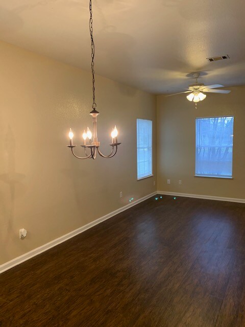 Building Photo - 3003 Whisper Oaks Ln