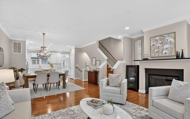 Building Photo - Modern 3BR Townhome with Rooftop Terrace & Garage in Old Town Commons