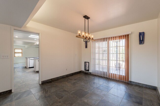 Building Photo - 3615 E Calle Alarcon