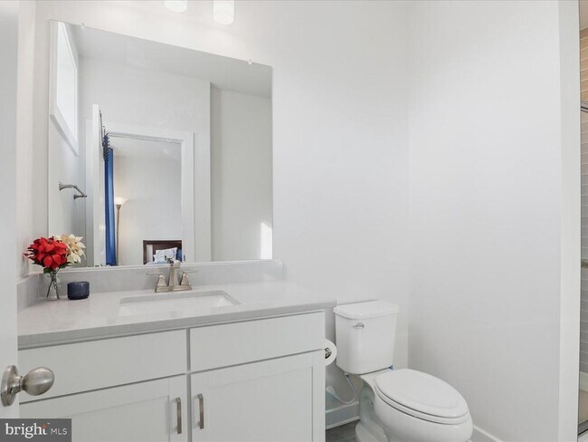 Building Photo - 3595 Aster St