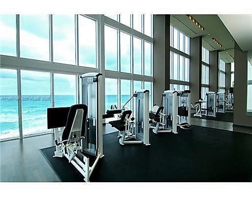 Building Photo - 1850 S Ocean Dr