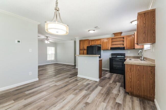 Building Photo - 3 BR/2BA | Newly Renovated Single Family Home  | Huge fenced backyard| In Dallas!