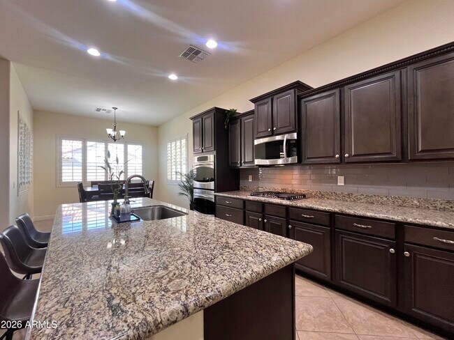 Building Photo - 2208 E Indian Wells Dr