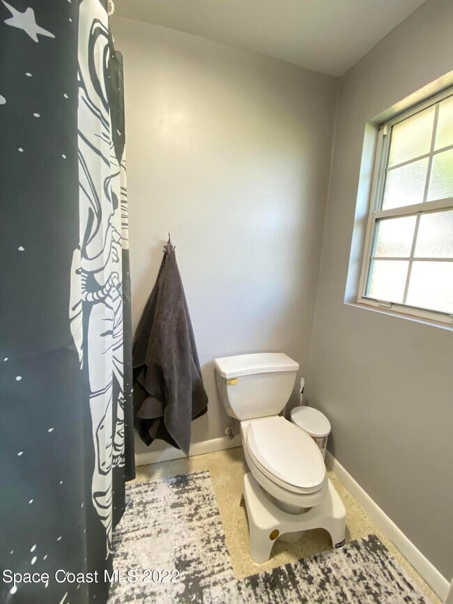 Building Photo - 2668 Bernice Ct