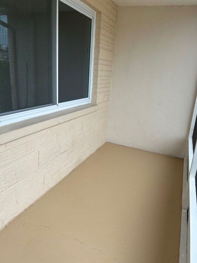 Building Photo - 2/1 available now