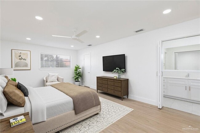 Building Photo - 21 S 5th St