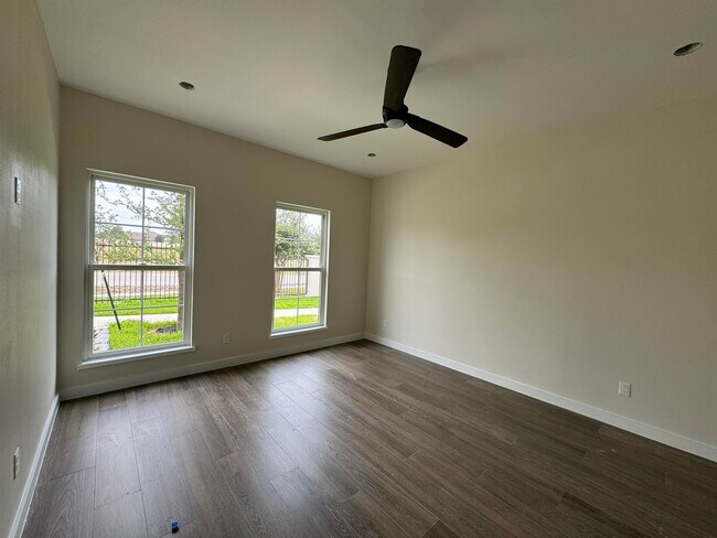 Building Photo - 210 Veracruz Dr