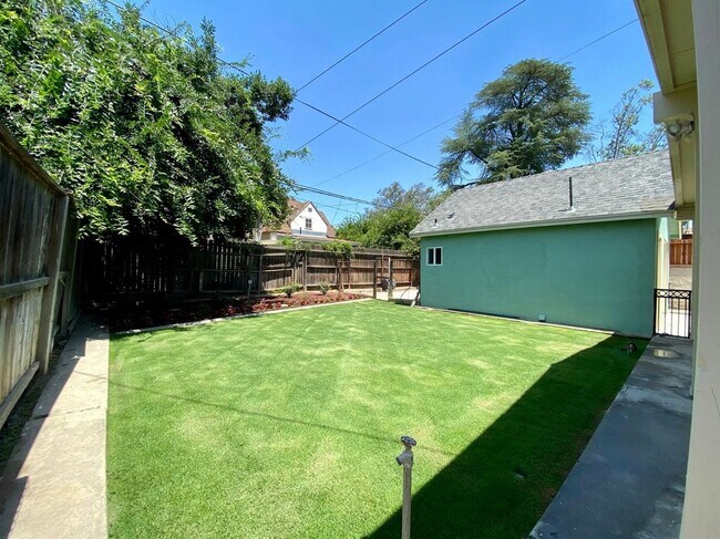 Building Photo - Charming 3 Bedroom in Historical Tower District