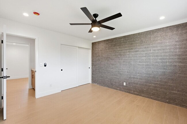 Building Photo - 7421 E Princeton Ave