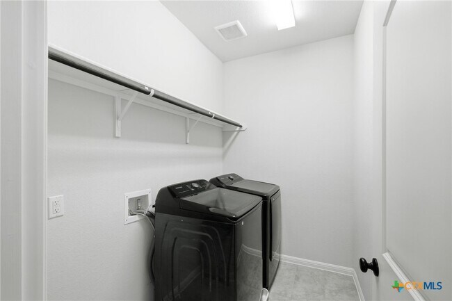 Building Photo - 1941 Winston Way