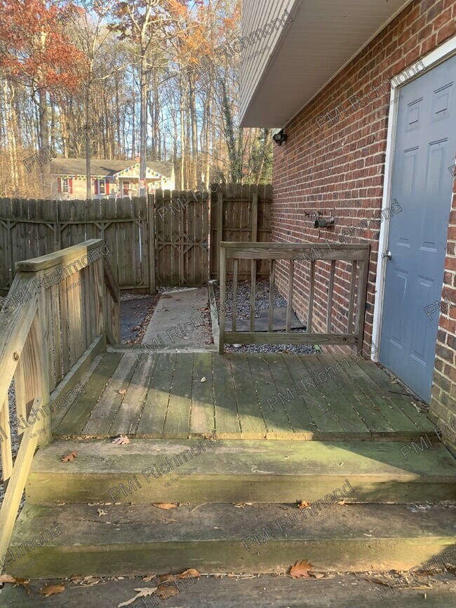 Building Photo - 5100 King Cotton Ln