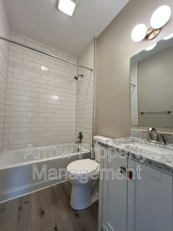 Building Photo - 2004 S 10th St