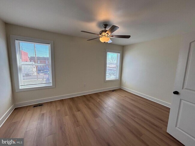 Building Photo - 113 W North St