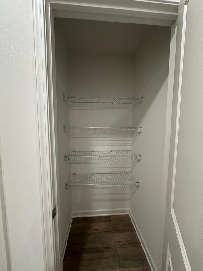 Building Photo - 2482 Van Fleet Cir